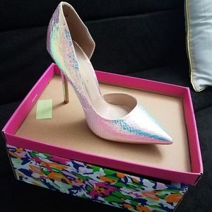 Iridescent heel